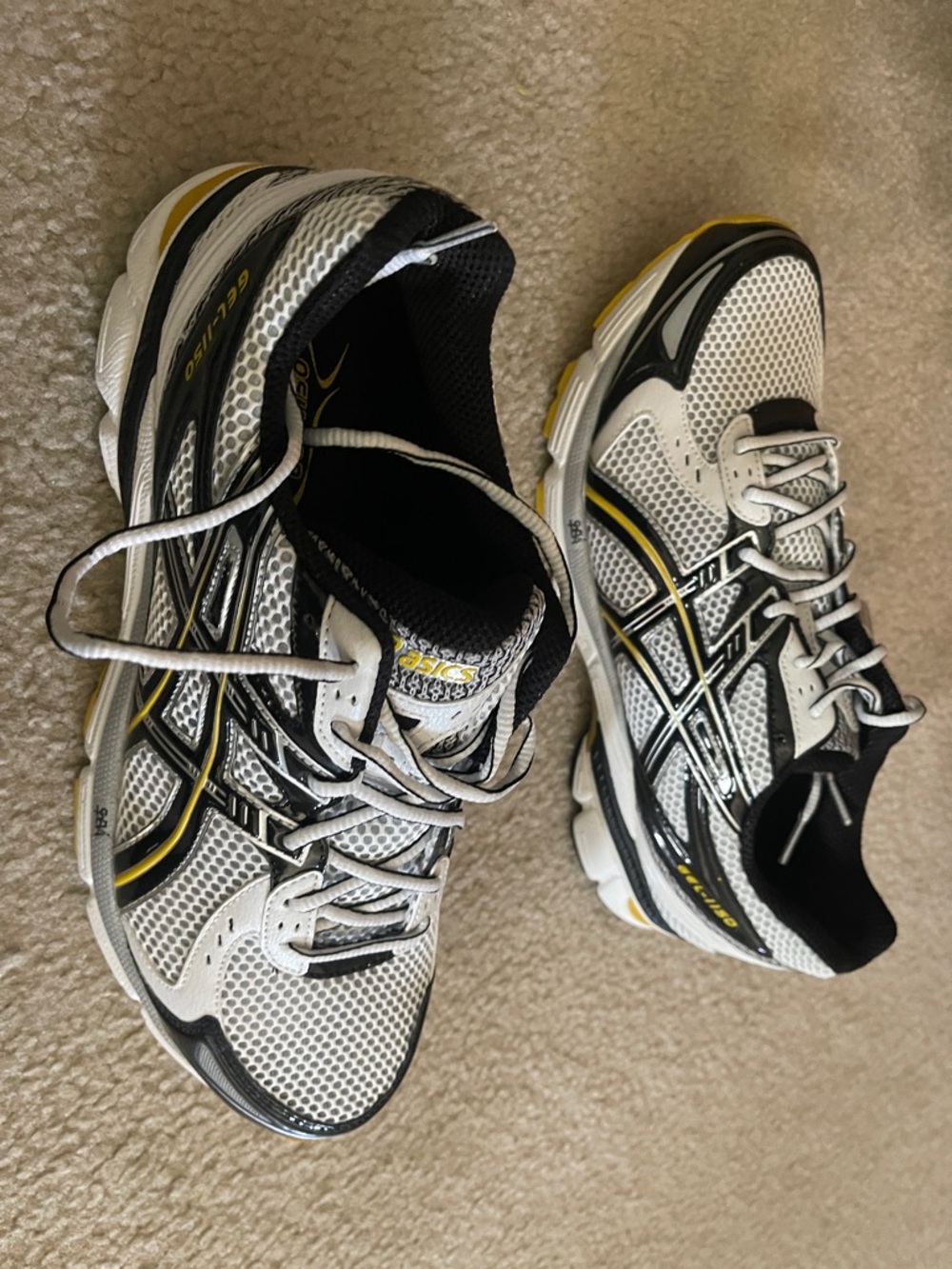 Asics White Black Yellow Gel Cushion Running Shoes - Picture 3 of 12